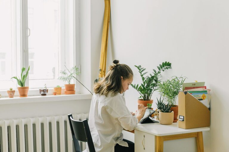 Tips for Creating a Comfortable and Productive Home Office Space